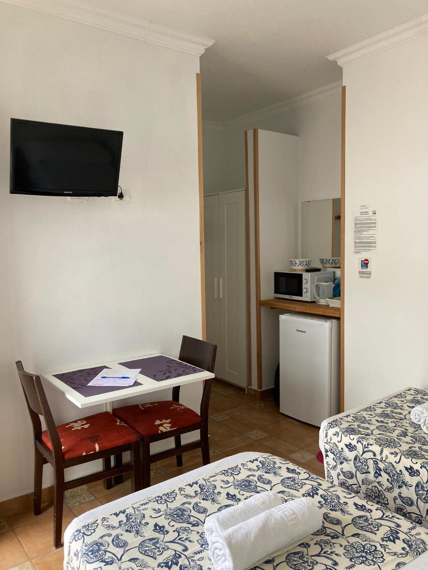 Apartamentos Y Habitaciones Villa Marina La Caleta  Room photo