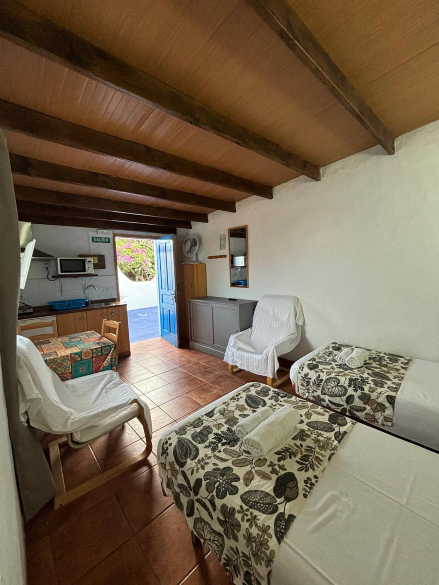 Apartamentos Y Habitaciones Villa Marina La Caleta  Exterior photo
