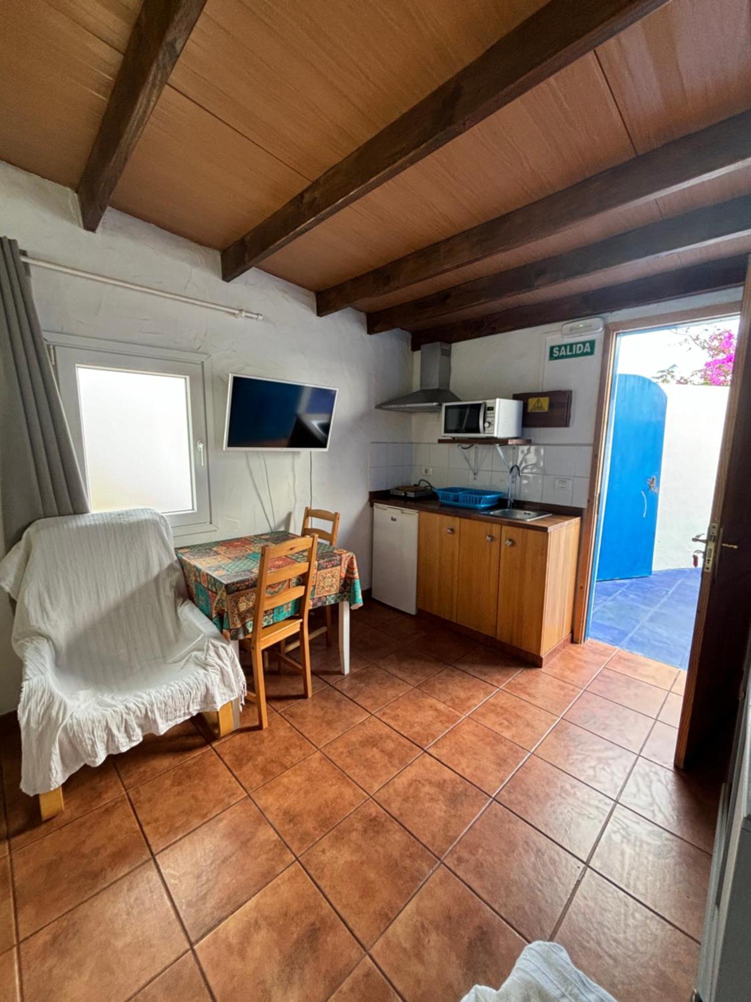 Apartamentos Y Habitaciones Villa Marina La Caleta  Exterior photo