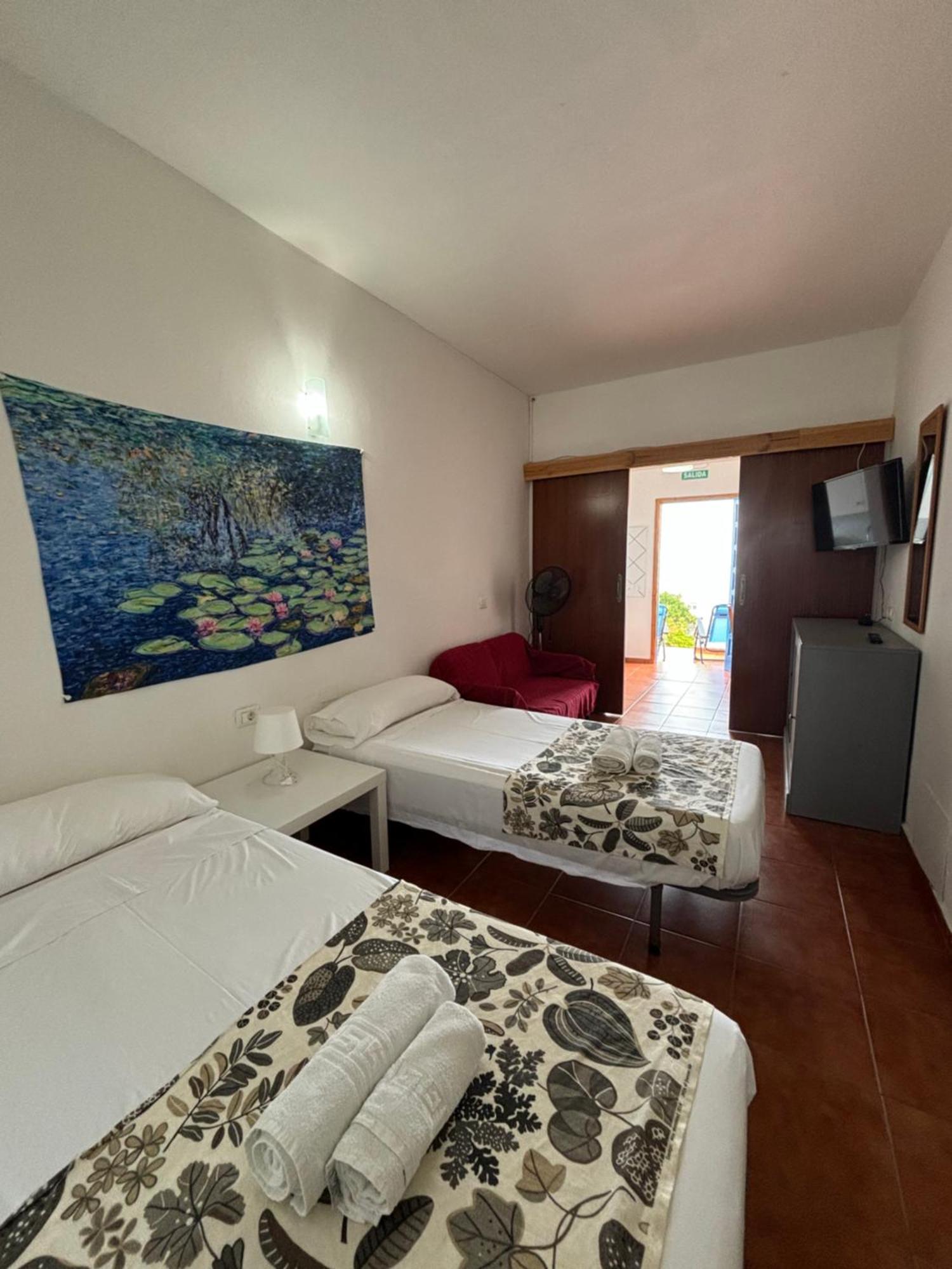 Apartamentos Y Habitaciones Villa Marina La Caleta  Exterior photo