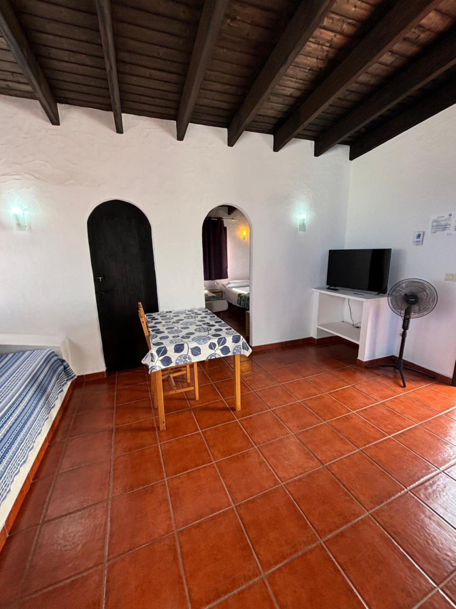 Apartamentos Y Habitaciones Villa Marina La Caleta  Exterior photo